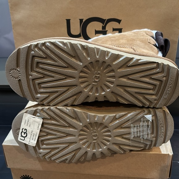 UGG BAILEY SUEDE BOW BOOTS IN CHESTNUT SZ 7, 8 NEW IN BOX - Picture 8 of 15